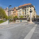Stollar Apartment, Danube View * Budapest