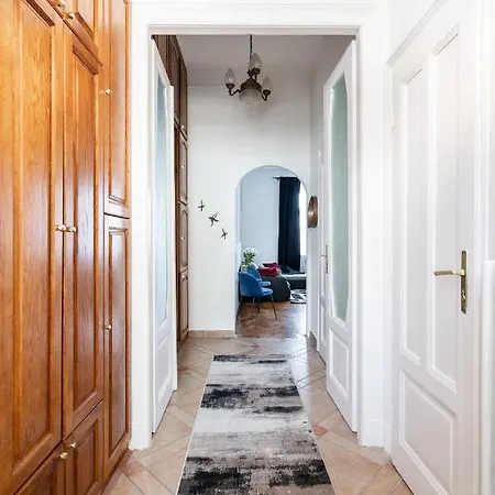 Stollar Apartment, Danube View