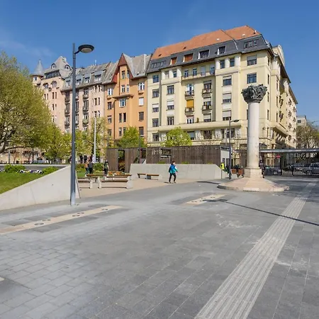 Stollar Apartment, Danube View * Budapest