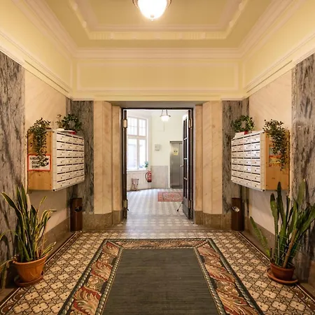 Stollar Apartment, Danube View 아파트