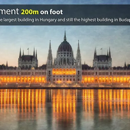 Stollar Apartment, Danube View * Budapest